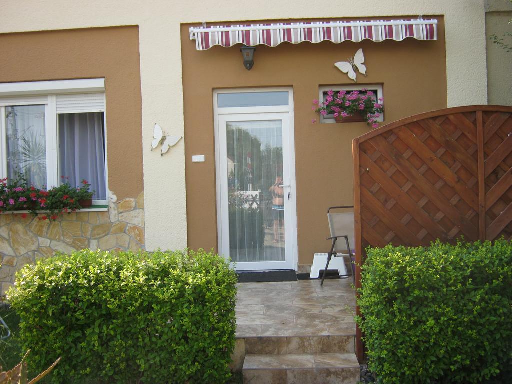 Kitti Apartman Балатонбоглар Номер фото
